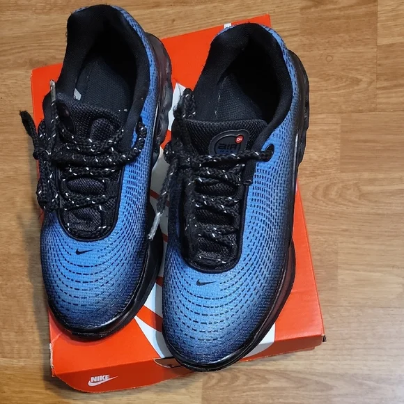 Nike Air MAX size 3.5 - Picture 2 of 5